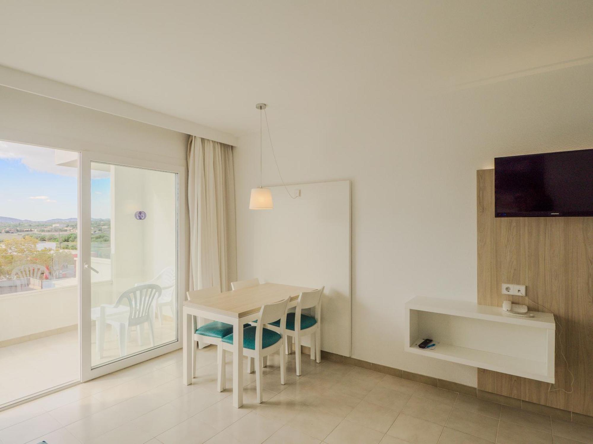 Apartamentos La Santa Maria Cala Millor  Exterior photo